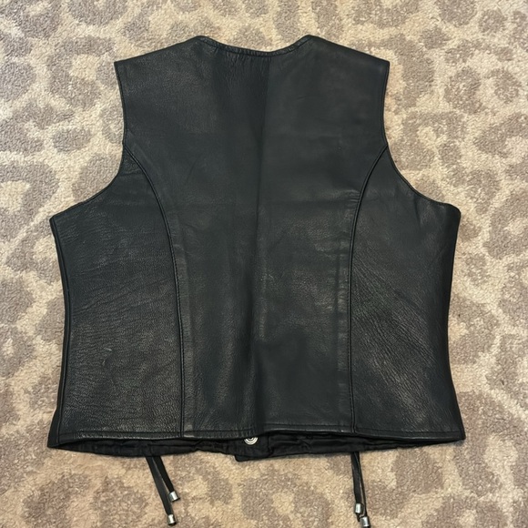 Antelope Creek Black Leather Motorcycle Vest - Picture 7 of 8